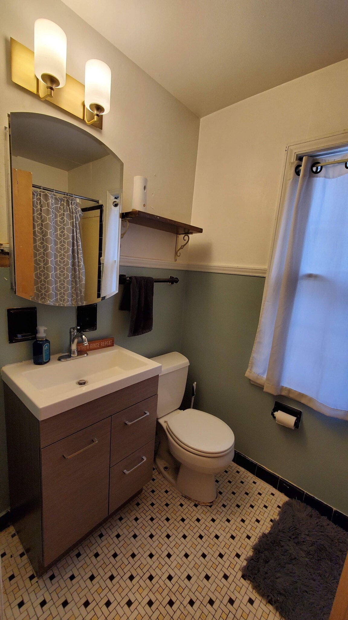 Building Photo - 2934 N Maryland Ave