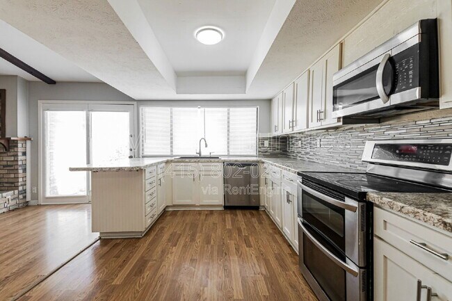 Building Photo - 409 Hardwood Trail