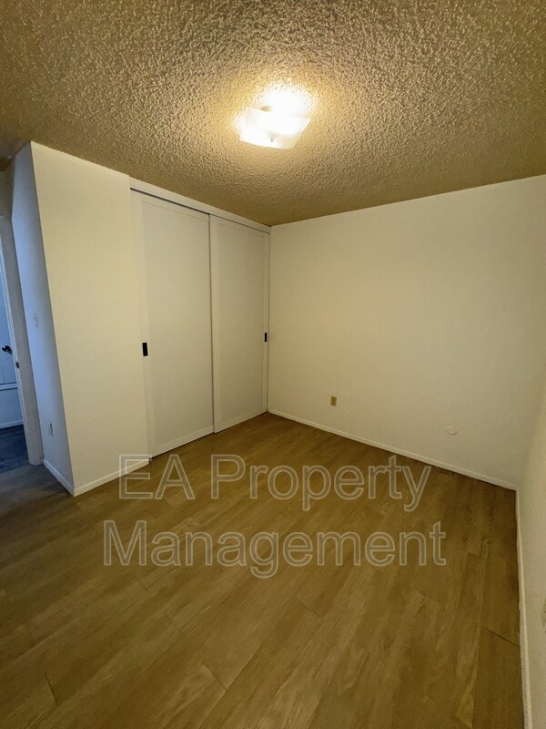 Building Photo - 1212 Chelwood Park Blvd NE