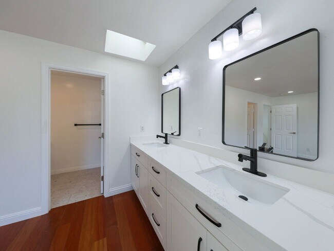 Building Photo - 3104 San Andreas Dr