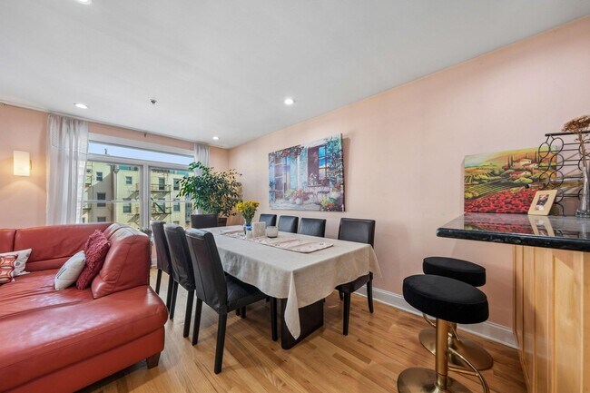 Building Photo - 331 Jefferson St