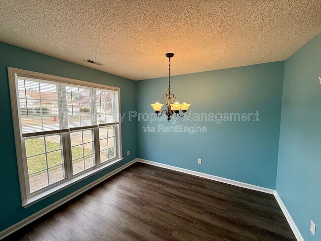 Building Photo - 110 Ridge Lake Dr