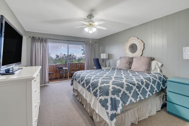 Building Photo - 665 Columbus St E