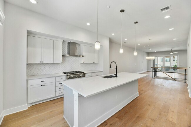 Building Photo - 4611 Unity Cir