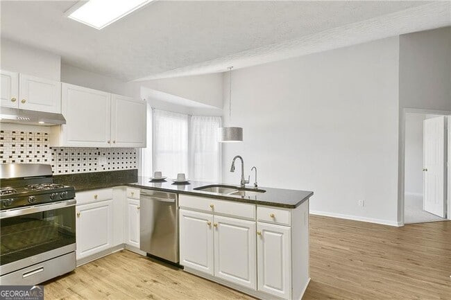 Building Photo - 2049 Manor Oak Ln
