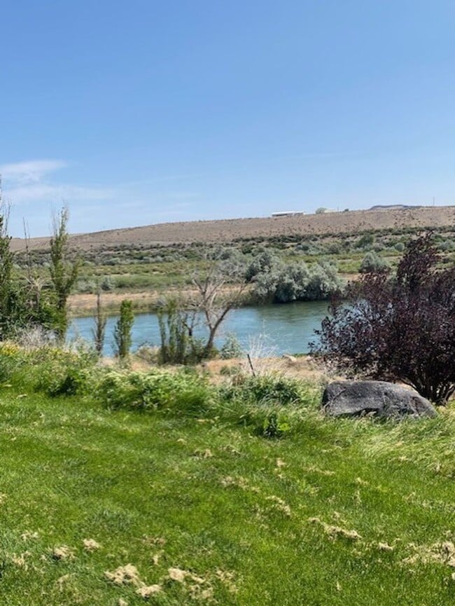 Building Photo - True Western Living On The Snake River