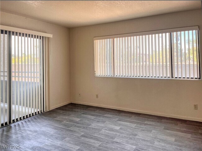 Building Photo - 5022 S Rainbow Blvd