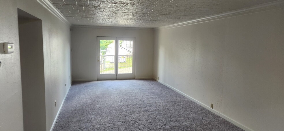 Living room - 1409 Summit St