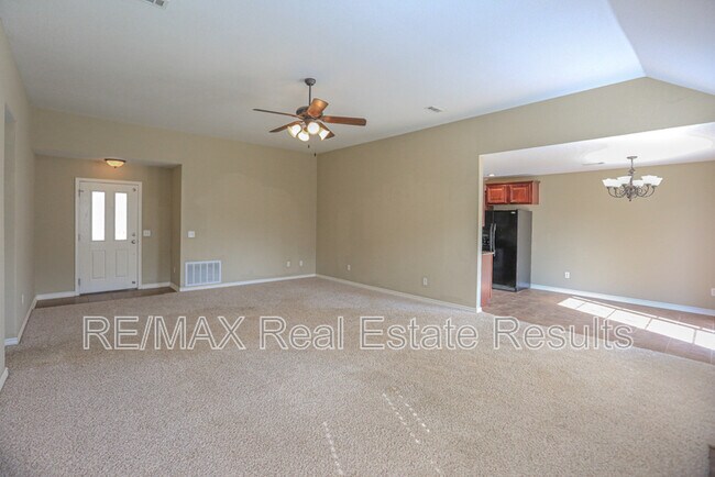 Building Photo - 6303 S 37th St