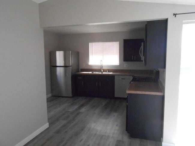 Building Photo - Spacious Single Story Home near Lake Mead ...