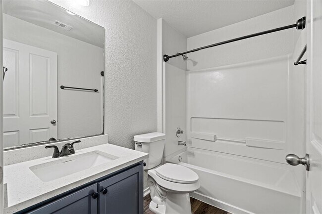 Building Photo - 206 Wells Bend