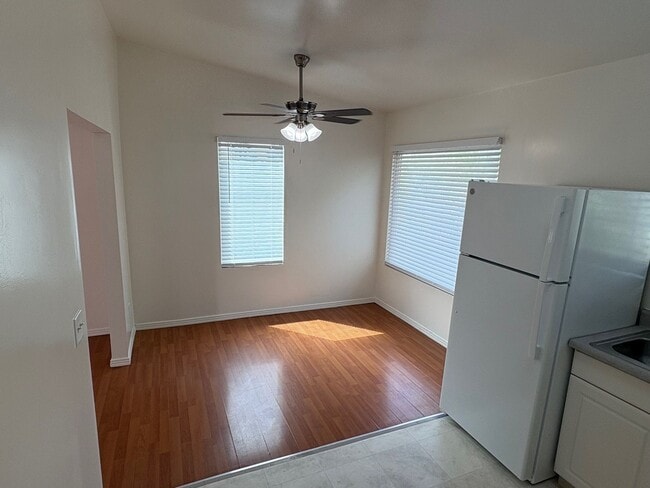 Primary Photo - Light and Bright 2 Bed 1 Ba Close to Sweetwater and 805