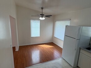 Building Photo - Light and Bright 2 Bed 1 Ba Close to Sweetwater and 805