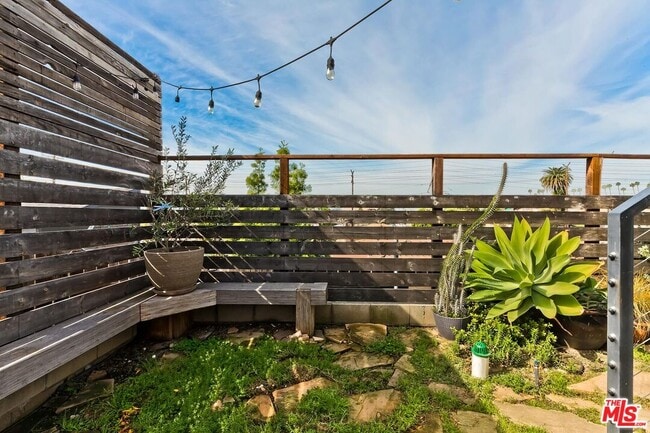 Building Photo - 3121 Verdugo Pl