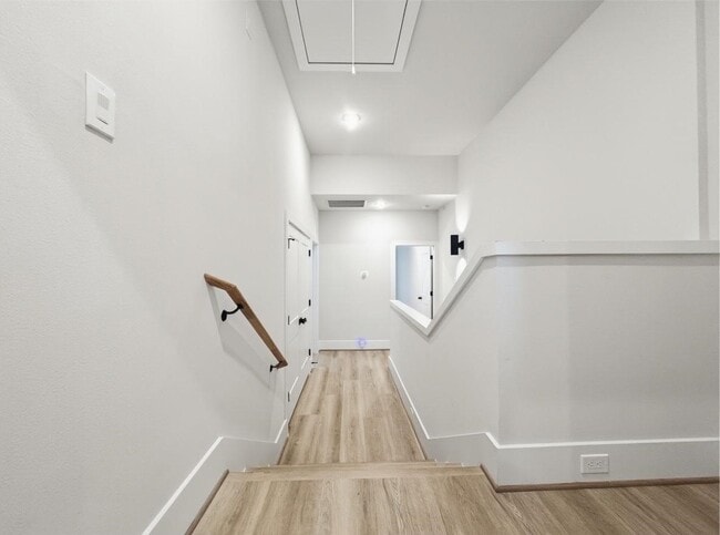 Building Photo - 5632 Bertellis Ln