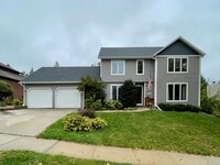 Building Photo - Beautiful single family home!