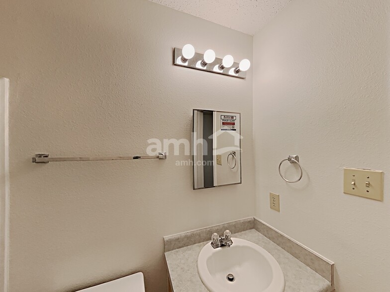 Building Photo - 8334 Tavern Pt