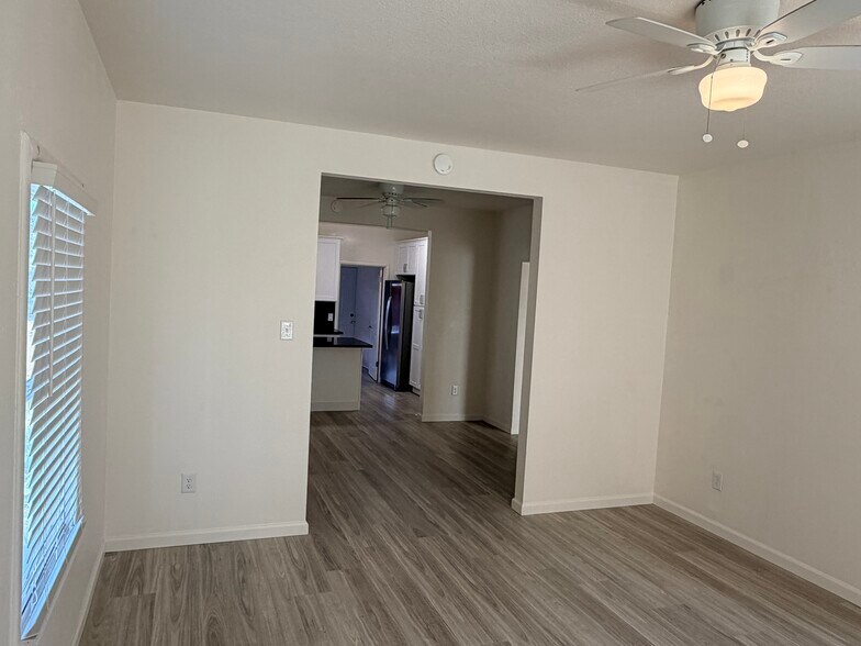 Building Photo - 394 N Livermore Ave