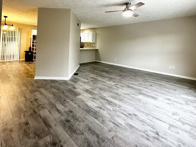 Building Photo - 750 Erow Ave