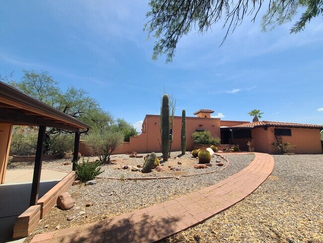 Building Photo - Beautiful 3bedroom 2 bathroom