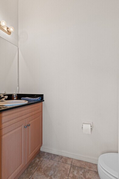 Building Photo - 4765 S Amstel Dr