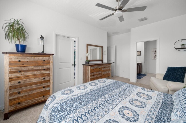 Building Photo - 8813 Via Mar Rosso