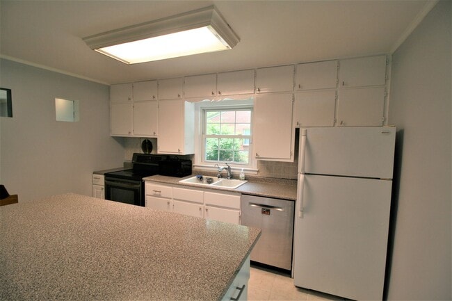 Building Photo - Adorable home located in southside of Lexington    20260604