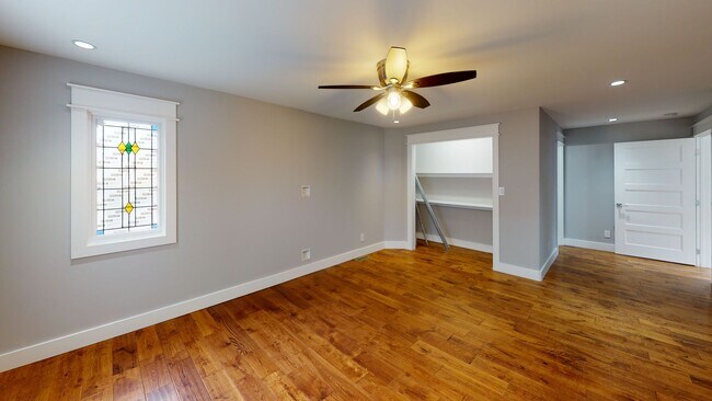 Building Photo - $1685 per Bedroom | 4BR in Fort Sanders Du...