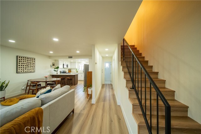 Building Photo - 4229 W Rosecrans Ave