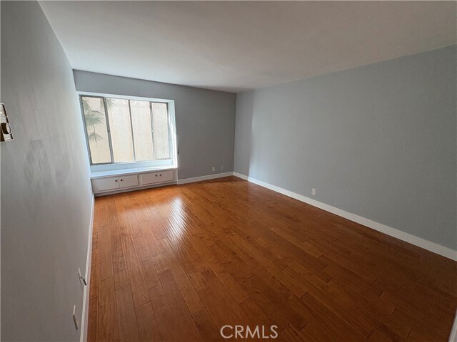 Building Photo - 5625 N Sumner Way