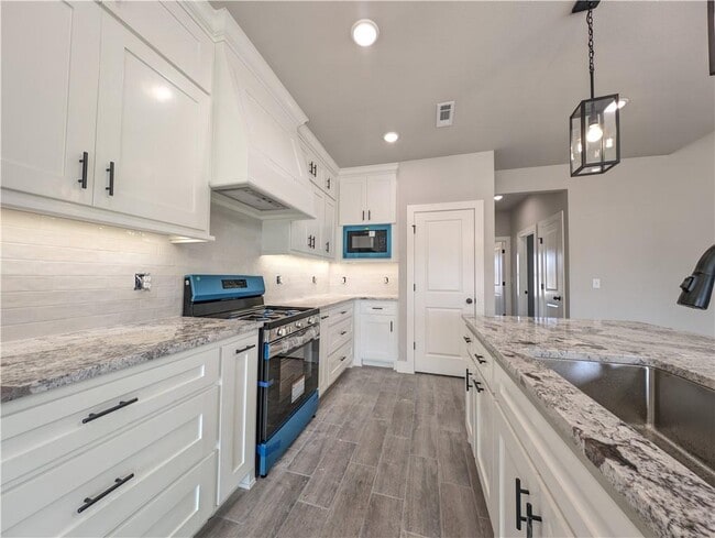 Building Photo - 25 Thornaby Dr