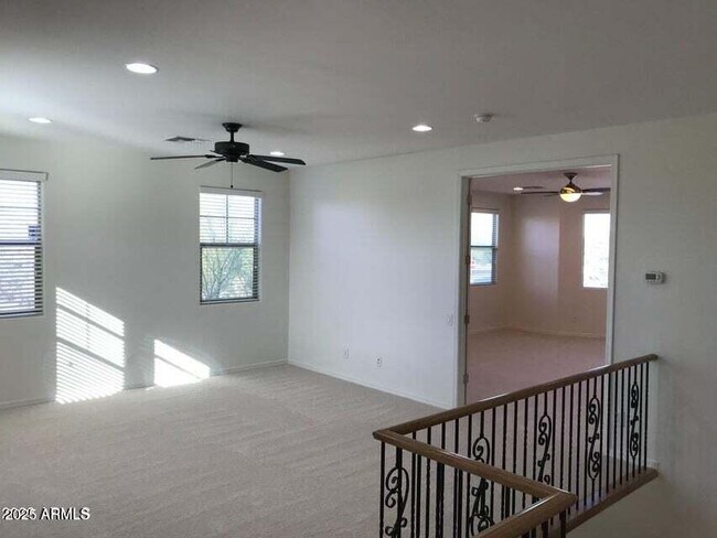 Building Photo - 3838 E Cat Balue Dr