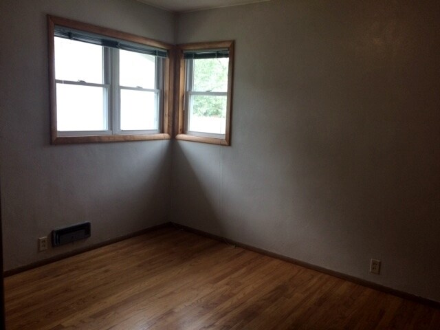 Building Photo - 2317 Clark Ave