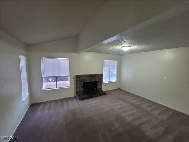 Building Photo - 108 Boysenberry Ln