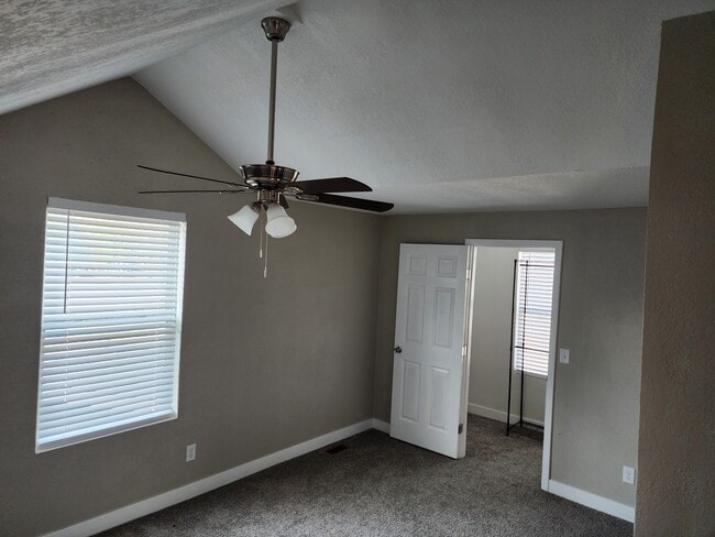 Building Photo - 307 E Washington St