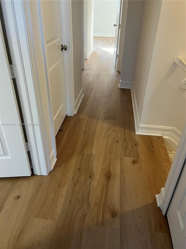 Building Photo - 115 Riverwalk Cir E