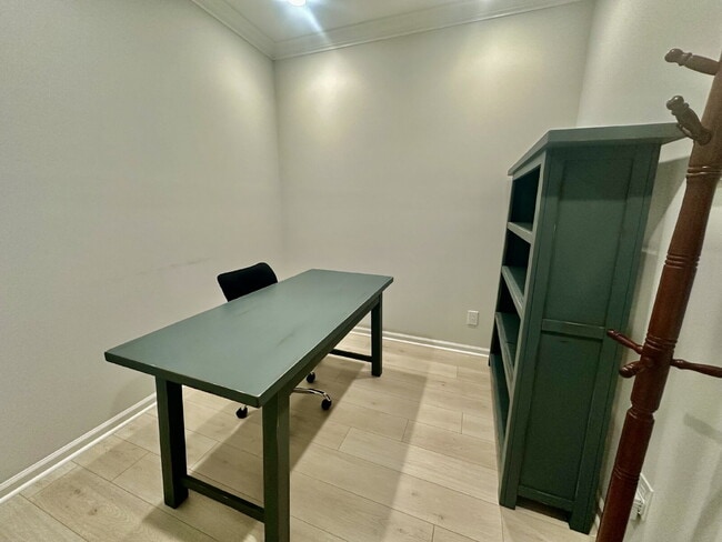 Building Photo - Margaritaville Two Bedroom Fully Furnished Home!