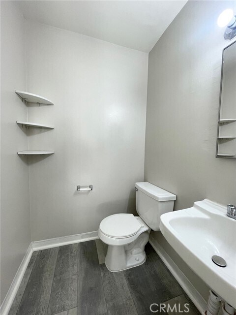 Building Photo - 434 N Terry Way