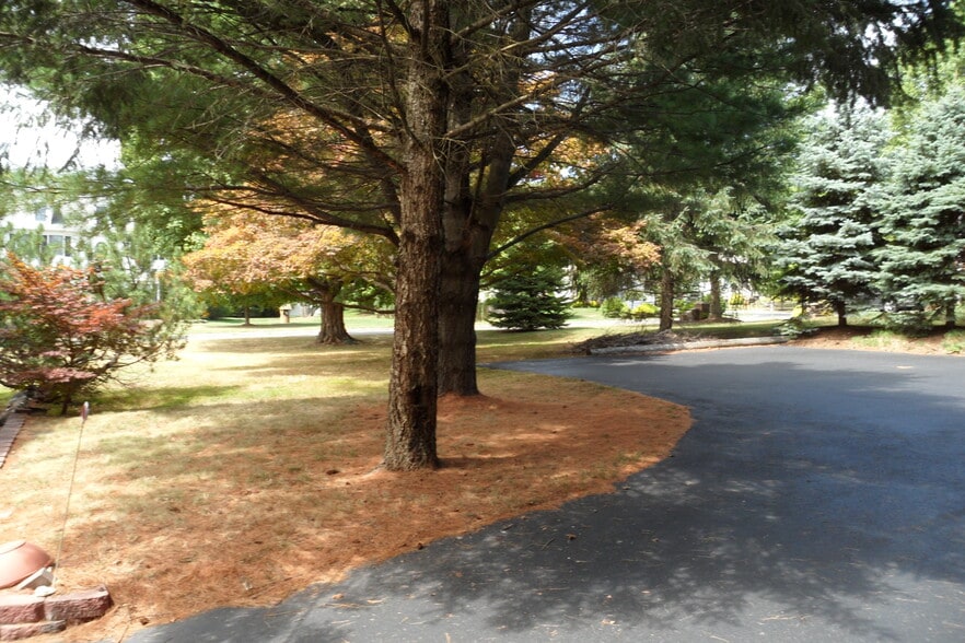 Private Lot - 61 Hillcrest Blvd