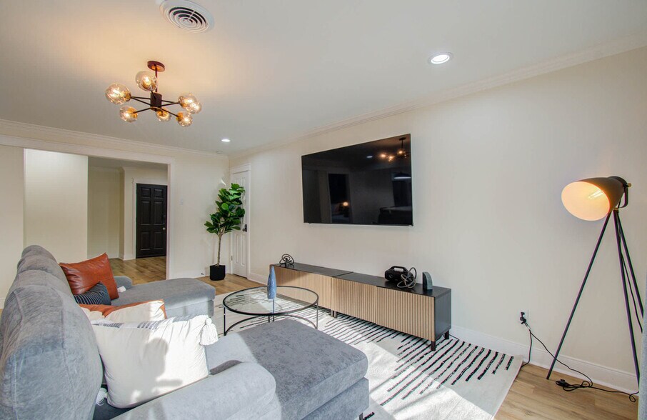 Building Photo - 9306 Bassoon Dr