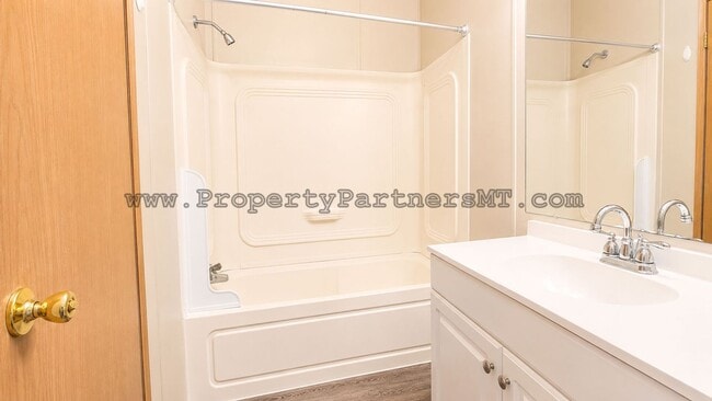 Building Photo - *** Very Nice *** 3 Bed 2 Bath Modular house