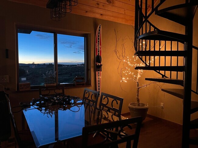 Building Photo - 13391 Sunny Slope Rd