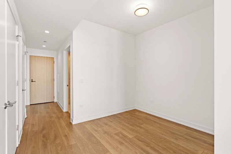 Building Photo - 208 W Hill St