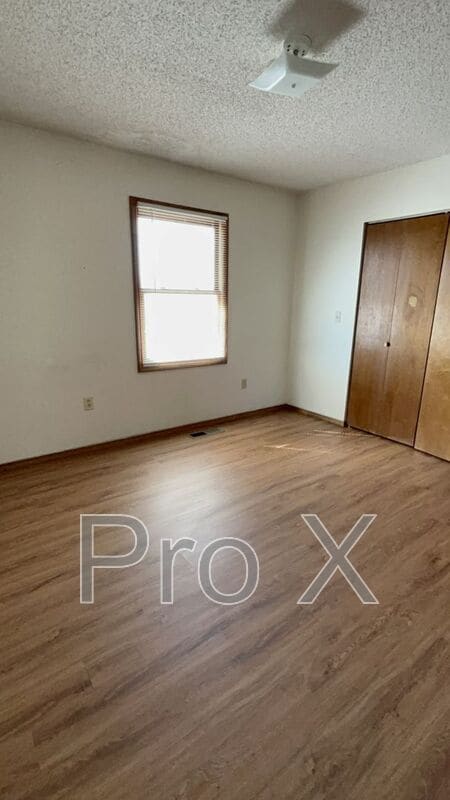 Building Photo - 207 E Carlton St