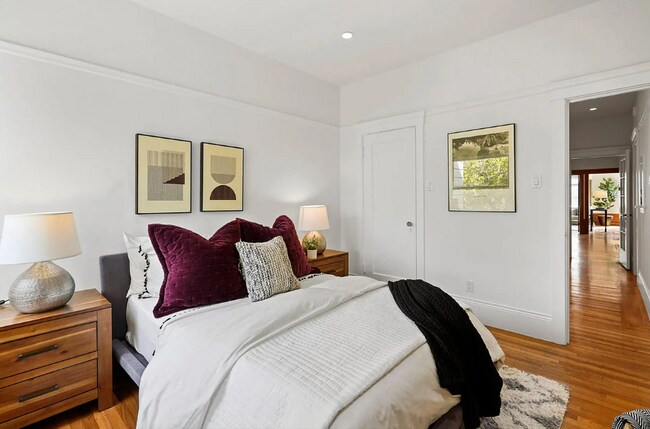 Building Photo - 1258 Chestnut St