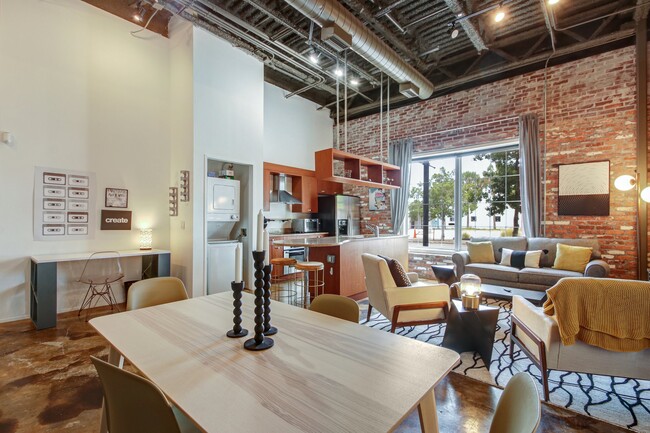 Building Photo - 1050 Hendricks Ave