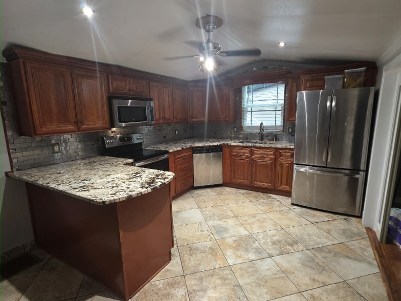 Building Photo - 3000 Clarcona Rd