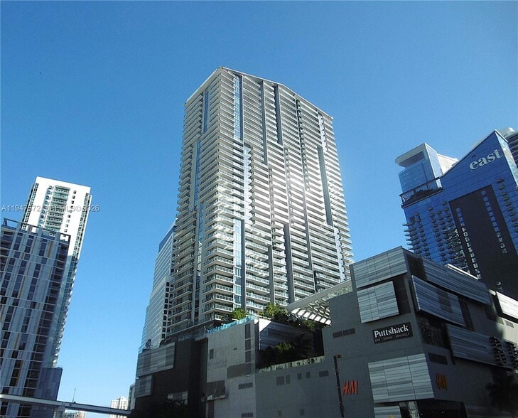 Building Photo - 68 SE 6th St