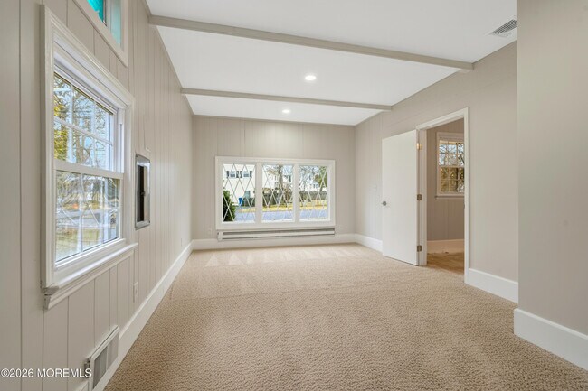 Building Photo - 429 Lake Ave