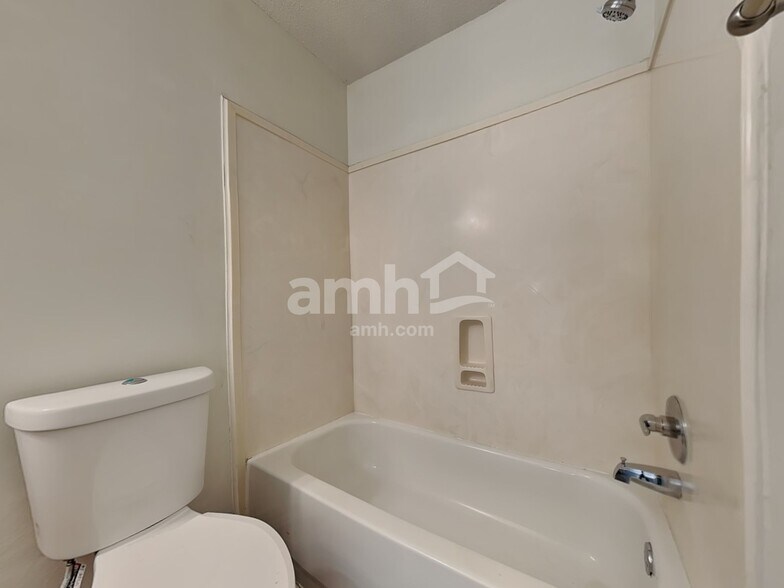 Building Photo - 5718 Eagleston Dr